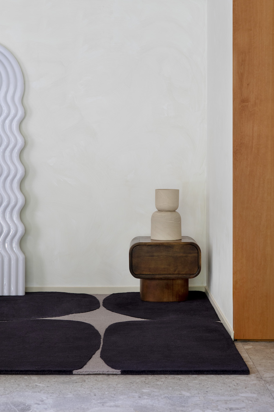 Decor Bruta off-black