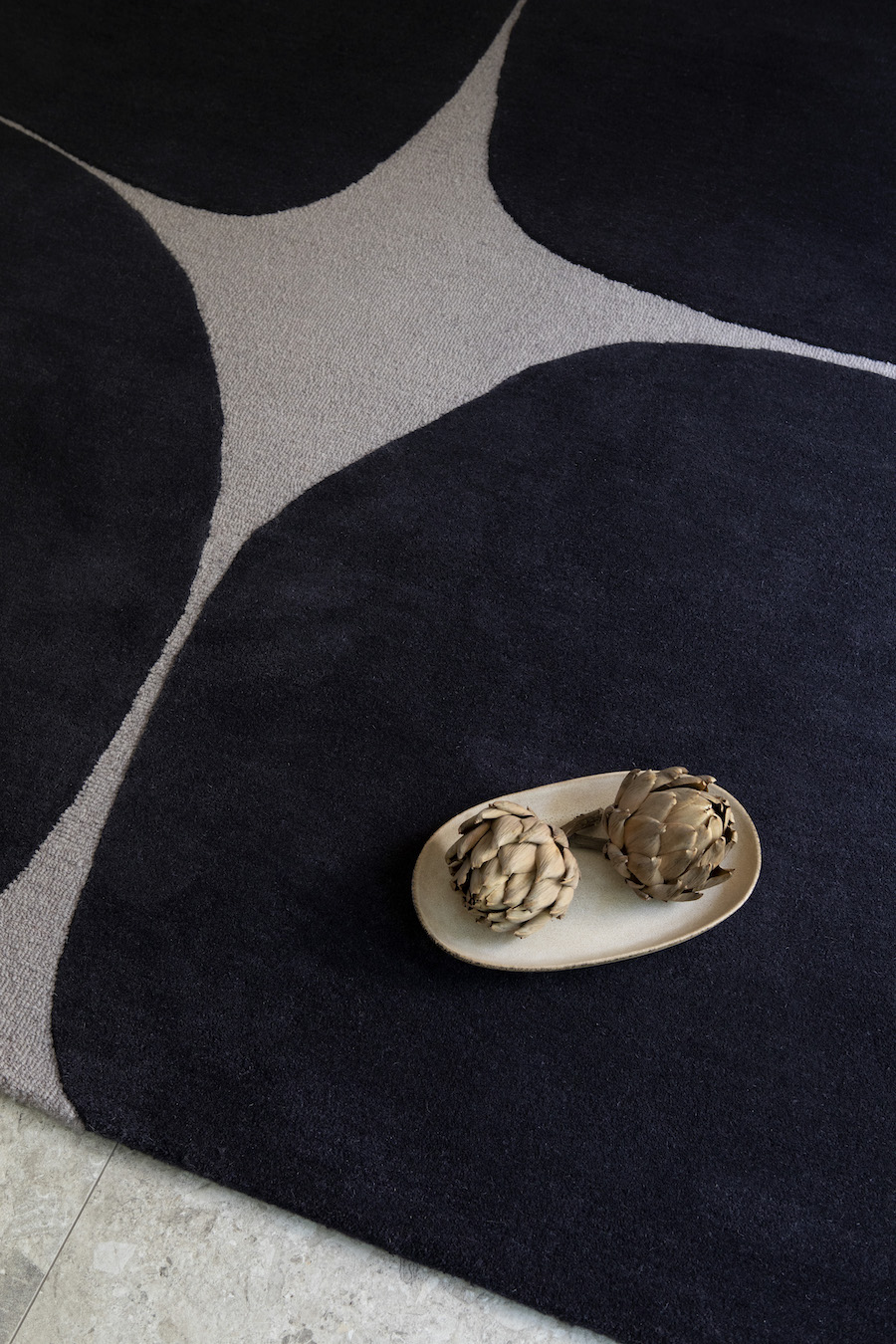 Decor Bruta off-black